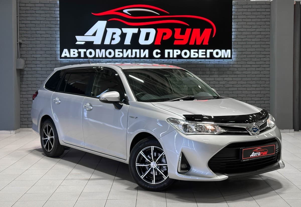 Toyota Corolla Fielder - 1